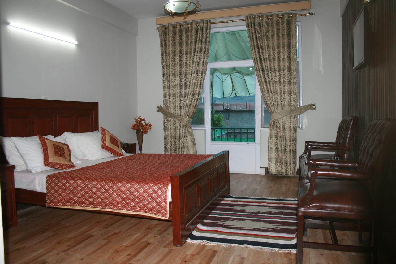 Pine Top Hotels Naran Exterior photo