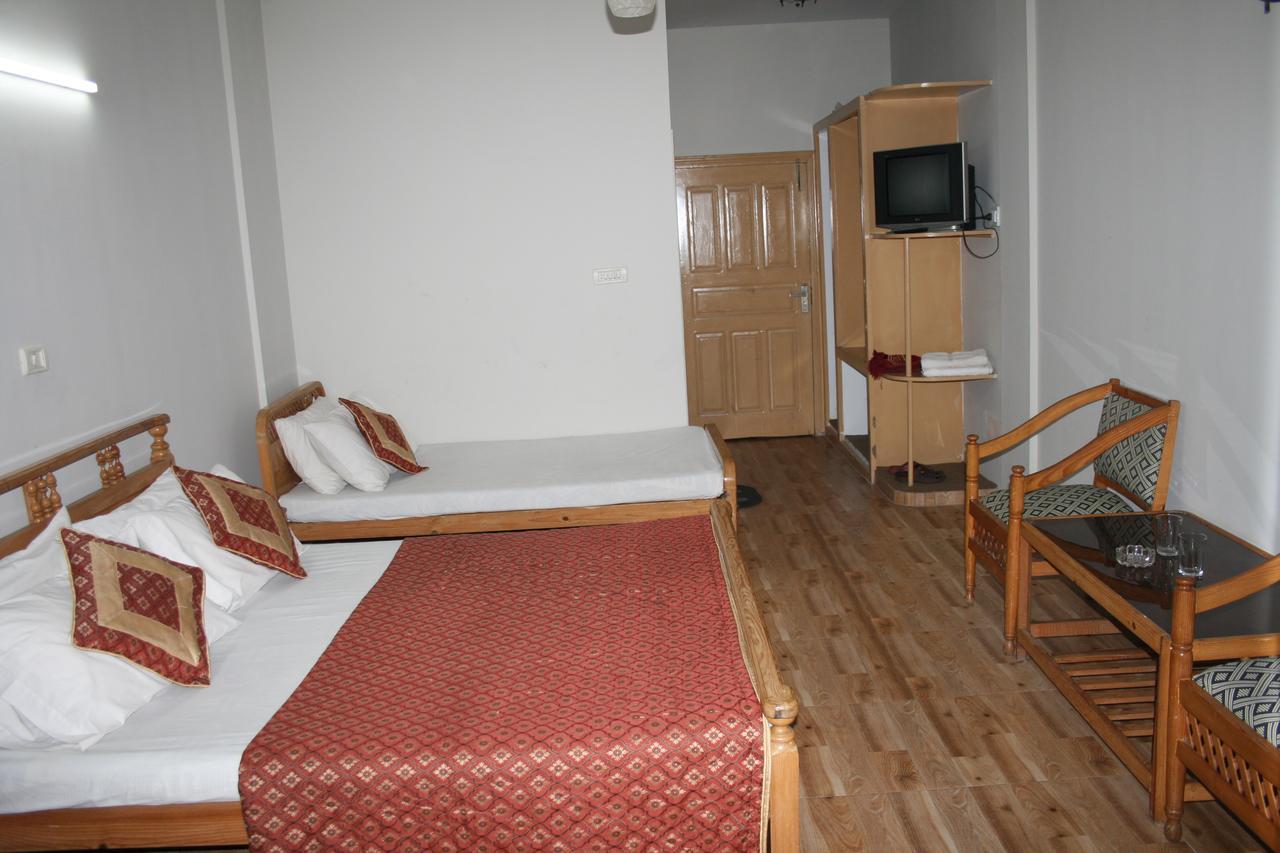 Pine Top Hotels Naran Exterior photo